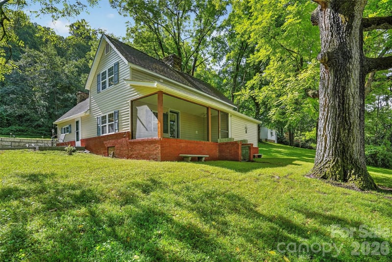 168 Huntley Road, Fletcher, NC - 2 beds, 1 bath, 1,288 sqft - $399,000
