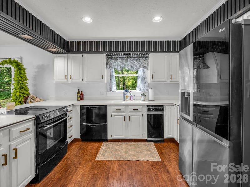 213 Raintree Drive, Hendersonville, NC - 4 beds, 3 baths, 2,719 sqft - $649,000