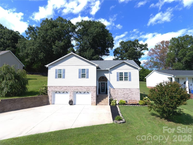 2135 Olde Farm Road SE Apt 9, Hudson, NC - 3 beds, 2 baths, 1,976 sqft - $369,900