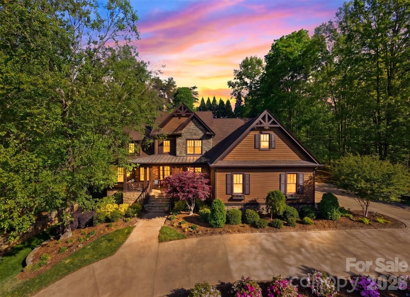 2748 Trent Drive NE, Conover, NC - 4 beds, 4.5 baths, 4,143 sqft - $1,290,000