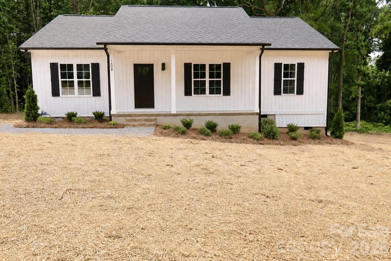 6713 Jesse Rushing Road, Marshville, NC - 3 beds, 2 baths, 1,320 sqft - $329,000
