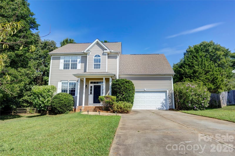 4296 Deacon Court SW, Concord, NC - 4 beds, 2.5 baths, 1,844 sqft - $382,000