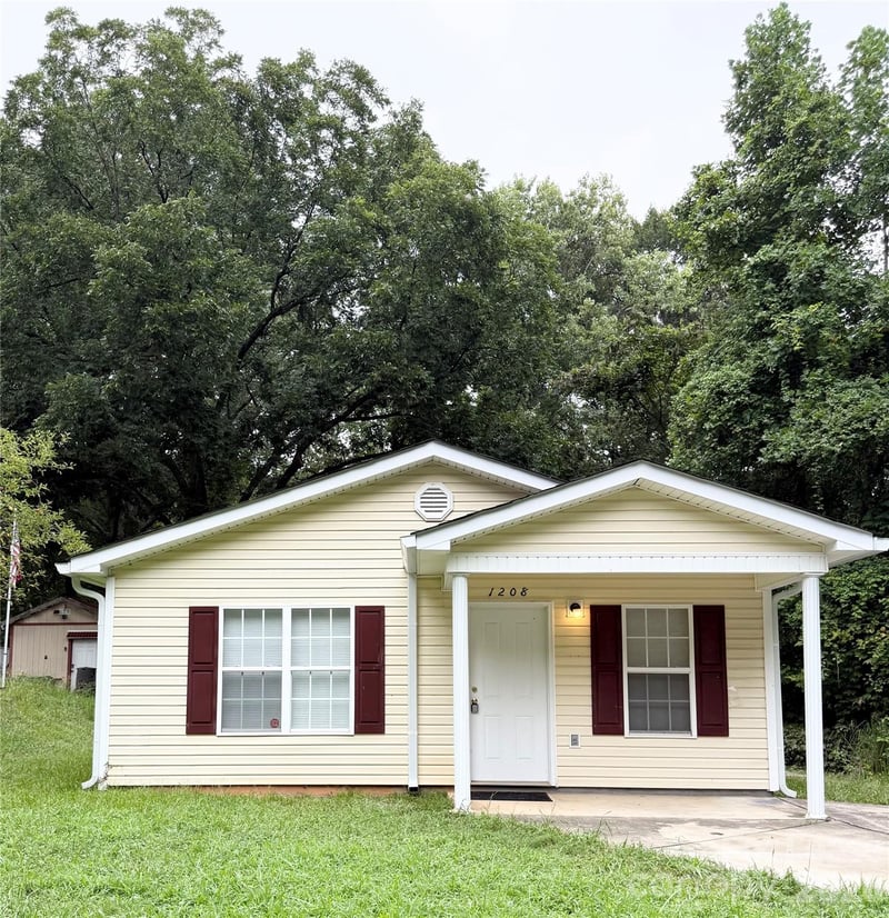 1208 W Walnut Avenue, Gastonia, NC - 3 beds, 1 bath, 1,066 sqft - $1,625