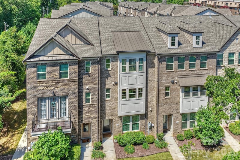 1125 Towns Hill Way, Charlotte, NC - 3 beds, 3.5 baths, 2,377 sqft - $674,900