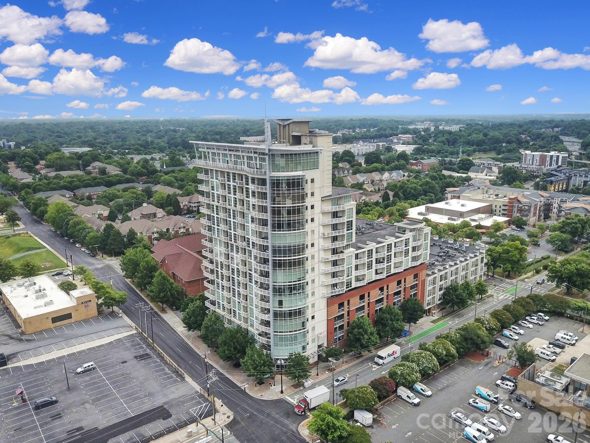 505 E 6th St Apt 909, Charlotte, NC 28202. property listing photo