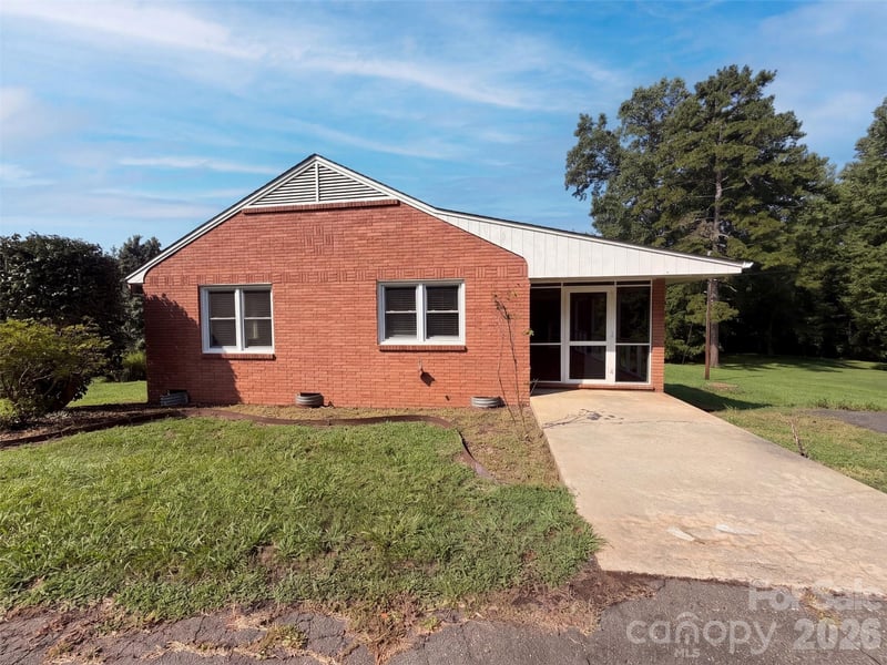5630 S New Hope Road, Belmont, NC - 3 beds, 2 baths, 1,661 sqft - $362,000