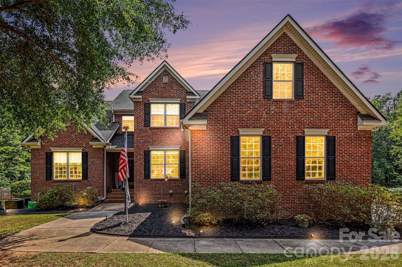 3647 Venetian Way, York, SC - 5 beds, 4.5 baths, 5,145 sqft - $999,000