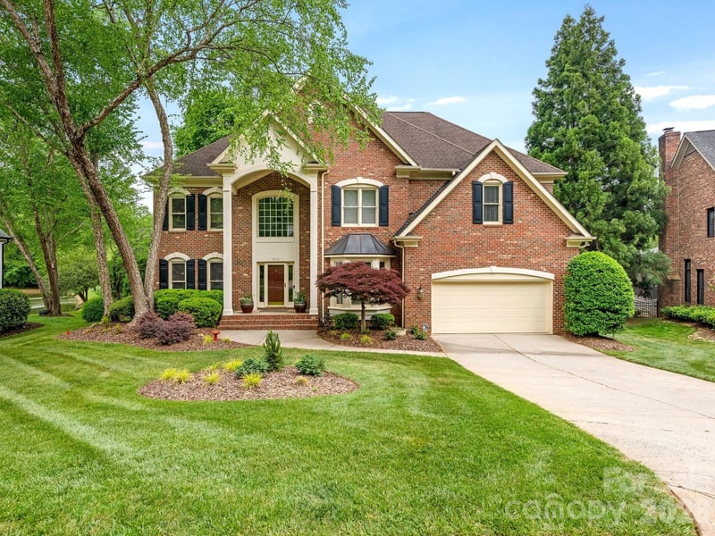 213 Summermore Drive, Charlotte, NC - 4 beds, 3.5 baths, 3,715 sqft - $1,020,000