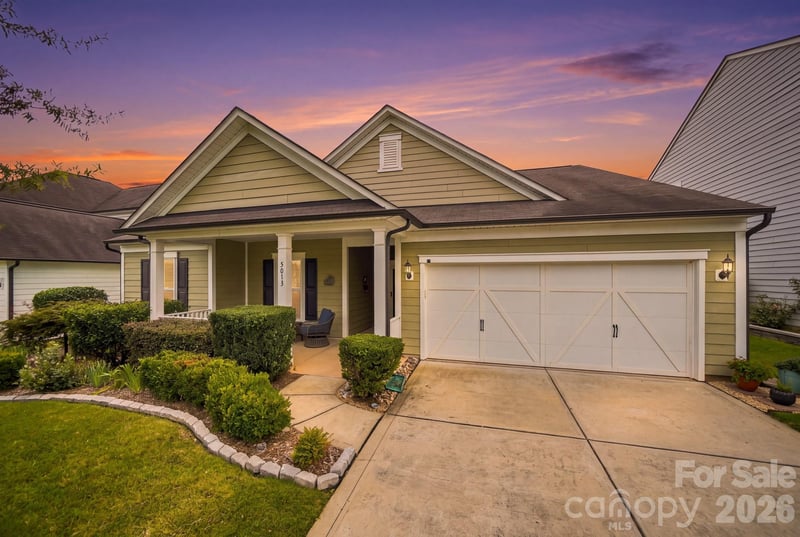 3013 Palm Drive, Fort Mill, SC - 3 beds, 2.5 baths, 2,438 sqft - $625,000