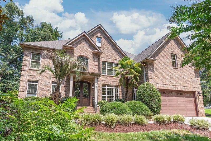 7320 Summerlin Place, Charlotte, NC - 5 beds, 4.5 baths, 3,810 sqft - $950,000