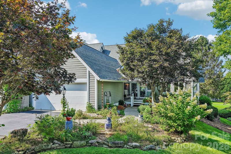 146 Overlook Drive, Flat Rock, NC - 3 beds, 2 baths, 2,136 sqft - $610,000