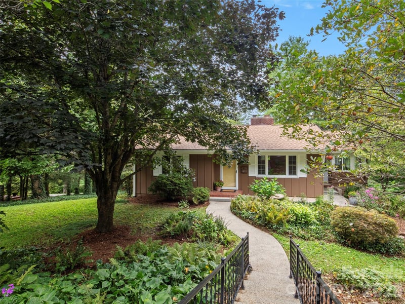 209 White Pine Drive, Asheville, NC - 2 beds, 1 bath, 1,061 sqft - $425,000