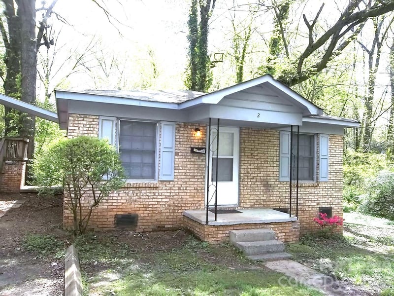 2831 Willow Street Apt 2, Charlotte, NC - 2 beds, 1 bath - $1,295