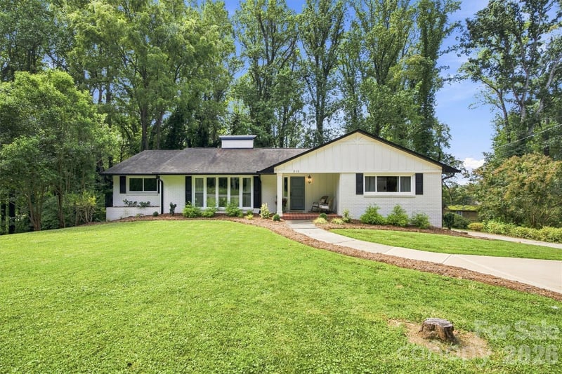 215 Pinehurst Lane, Newton, NC - 3 beds, 2.5 baths, 2,674 sqft - $437,500