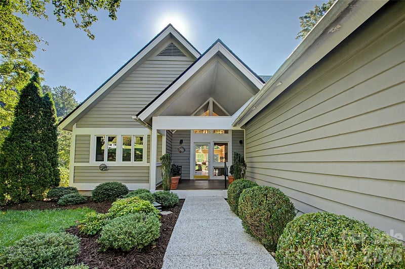 104 Overlook Drive, Flat Rock, NC - 3 beds, 3 baths, 2,750 sqft - $595,000