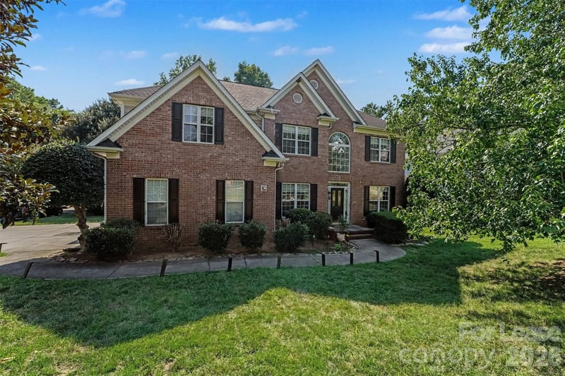 11526 Sir Francis Drake Drive, Charlotte, NC - 4 beds, 2.5 baths, 3,376 sqft - $3,800