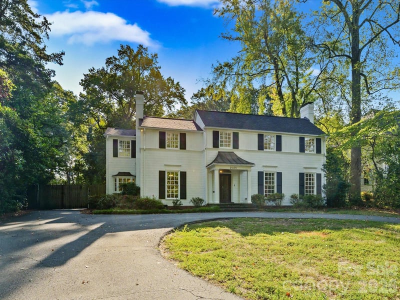 2035 Pinewood Circle, Charlotte, NC - 5 beds, 4.5 baths, 3,942 sqft - $2,400,000