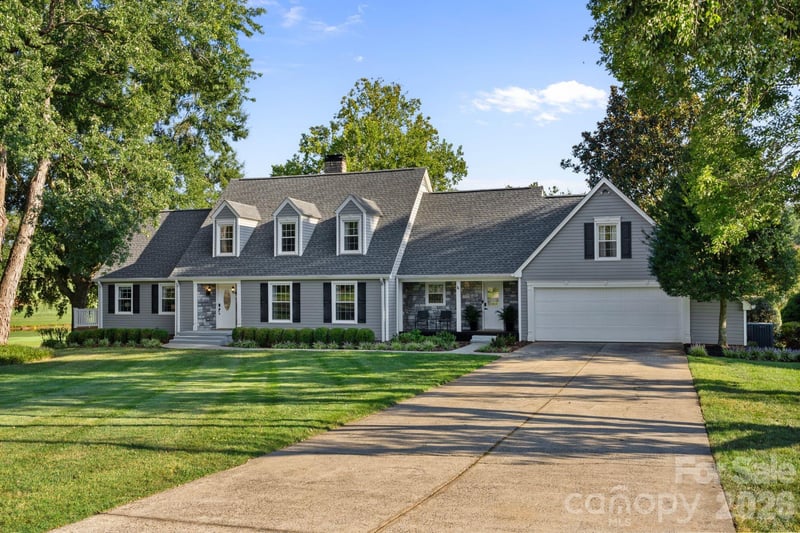 2593 Birdie Lane NE, Conover, NC - 4 beds, 3.5 baths, 4,000 sqft - $835,000
