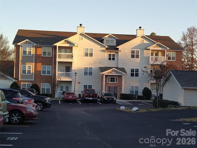 10518 Hill Point Court Apt 10518, Charlotte, NC - 2 beds, 2 baths, 1,169 sqft - $212,000