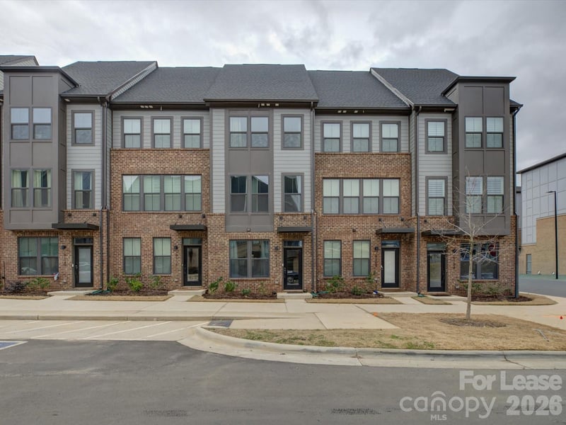 6112 Station Crossing Avenue, Charlotte, NC - 4 beds, 4.5 baths, 1,870 sqft - $3,785/mo