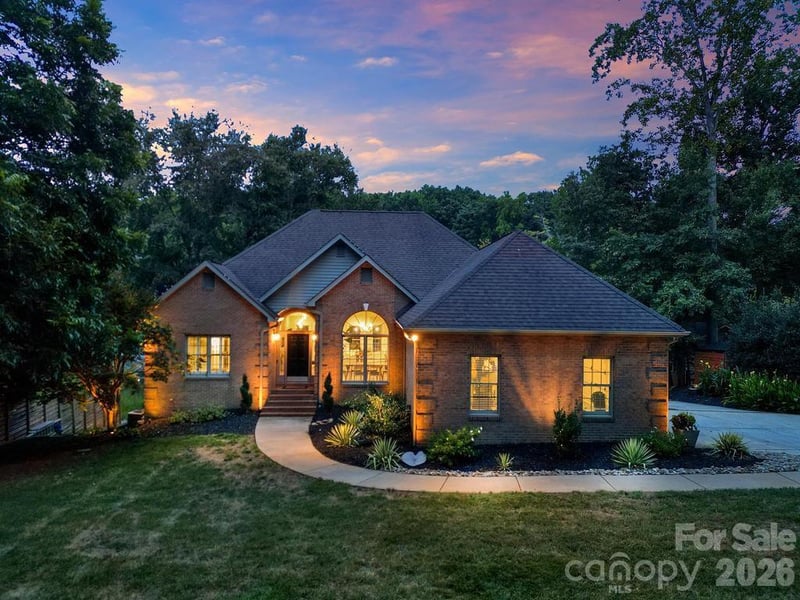 388 Ponderosa Circle, Mooresville, NC - 3 beds, 2.5 baths, 3,560 sqft - $1,899,000