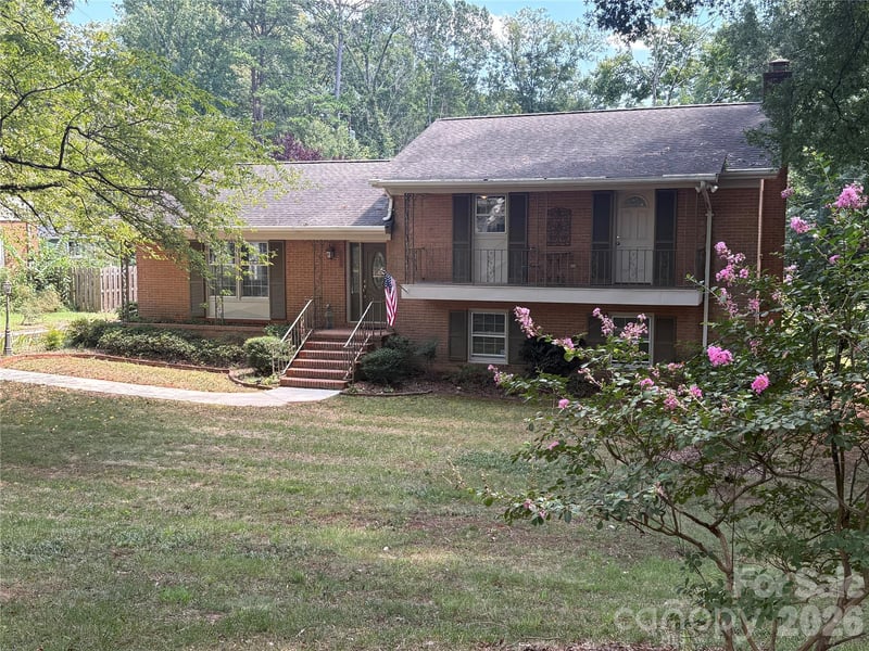 1215 Brockton Lane, Charlotte, NC - 4 beds, 3 baths, 2,410 sqft - $595,000