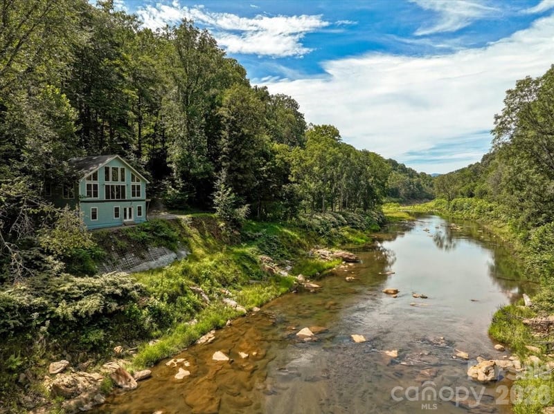 359 Shull Farm Road, Burnsville, NC - 3 beds, 2 baths, 1,881 sqft - $375,000