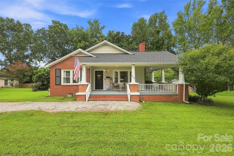 208 Barron Park, York, SC - 3 beds, 2 baths, 1,571 sqft - $314,900