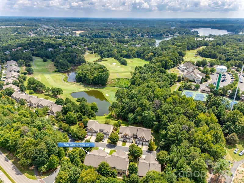 706 Deerbrook Lane, Tega Cay, SC - 3 beds, 2.5 baths, 1,840 sqft - $429,000