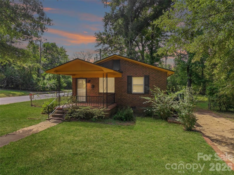 305 Scoggins Street, Rock Hill, SC - 3 beds, 1 bath, 925 sqft - $199,900