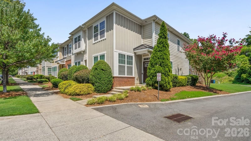 3134 Bending Birch Place, Charlotte, NC - 2 beds, 2.5 baths, 1,431 sqft - $370,000