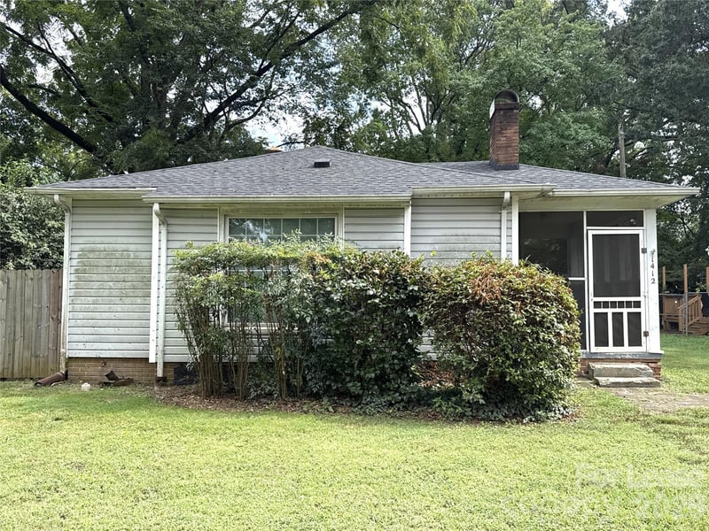 1412 Claridge Lane, Charlotte, NC - 3 beds, 1 bath, 960 sqft - $1,625