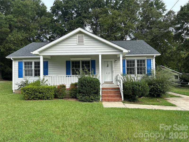 927 Floyd Lane, Gastonia, NC - 3 beds, 2 baths, 1,137 sqft - $210,000