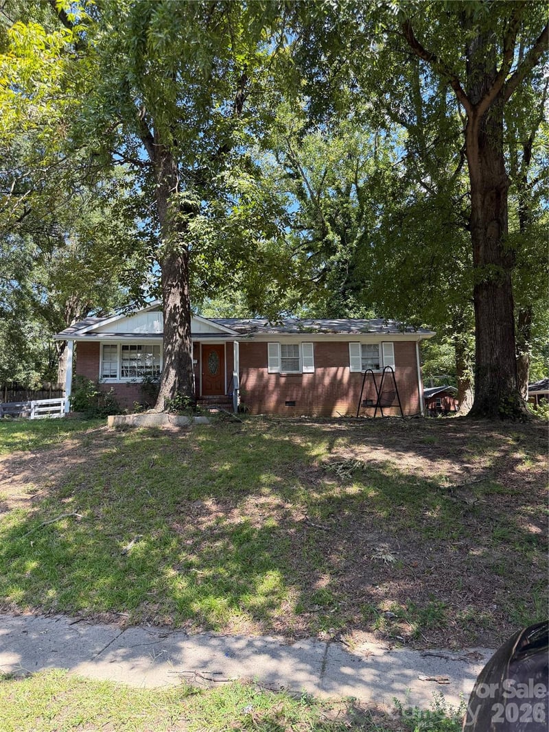 4731 Hidden Valley Road, Charlotte, NC - 3 beds, 1 bath, 1,100 sqft - $200,000