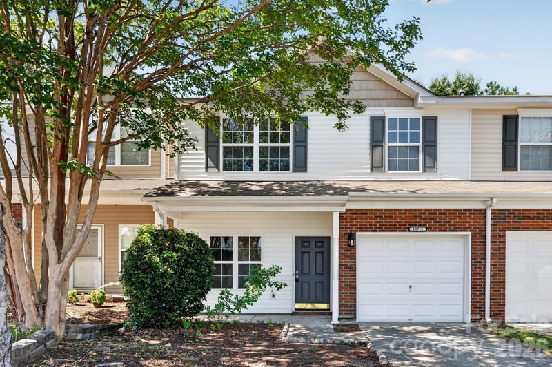 13711 Singleleaf Lane, Charlotte, NC - 2 beds, 2.5 baths, 1,898 sqft - $279,900