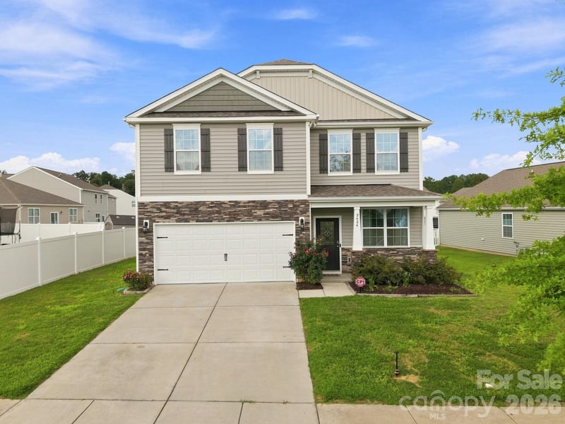 2424 Tallet Trace, Charlotte, NC - 4 beds, 2.5 baths, 2,093 sqft - $399,000