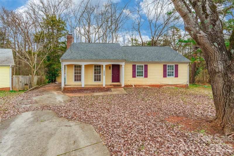 3552 Braewick Place, Charlotte, NC - 3 beds, 2 baths, 1,104 sqft - $260,000