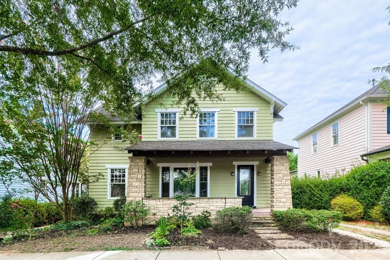 1006 Assembly Street, Belmont, NC - 3 beds, 2.5 baths, 2,799 sqft - $625,000