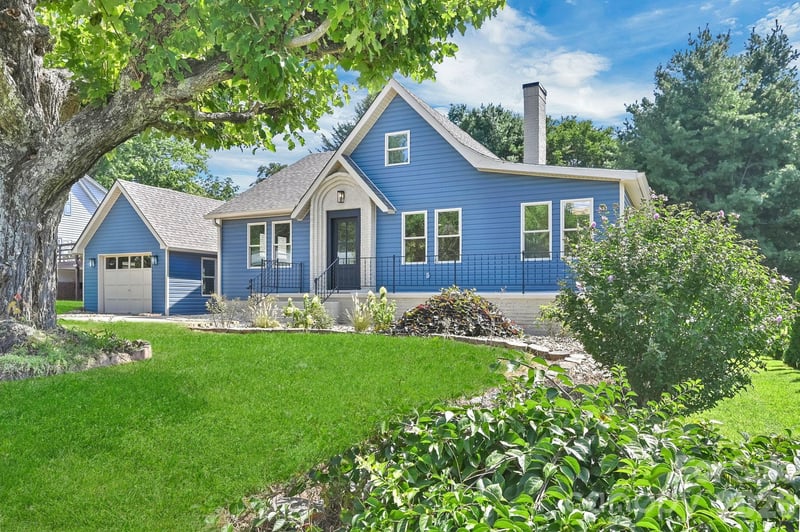 34 Long View Drive, Burnsville, NC - 3 beds, 3 baths, 2,348 sqft - $675,000