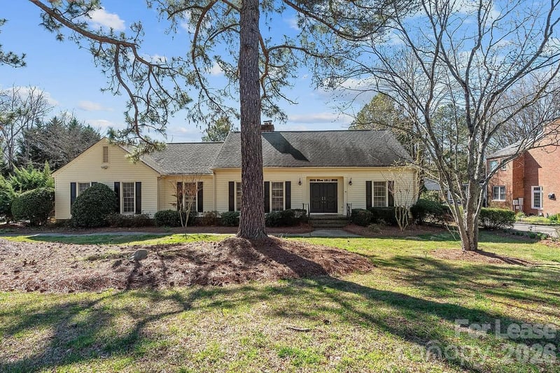 2801 Valencia Terrace, Charlotte, NC - 4 beds, 2.5 baths, 2,750 sqft - $4,500