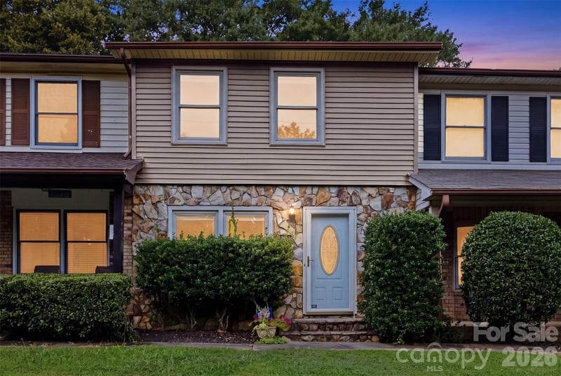 1228 Oakwood Avenue B, Kannapolis, NC - 2 beds, 1.5 baths, 1,096 sqft - $225,000