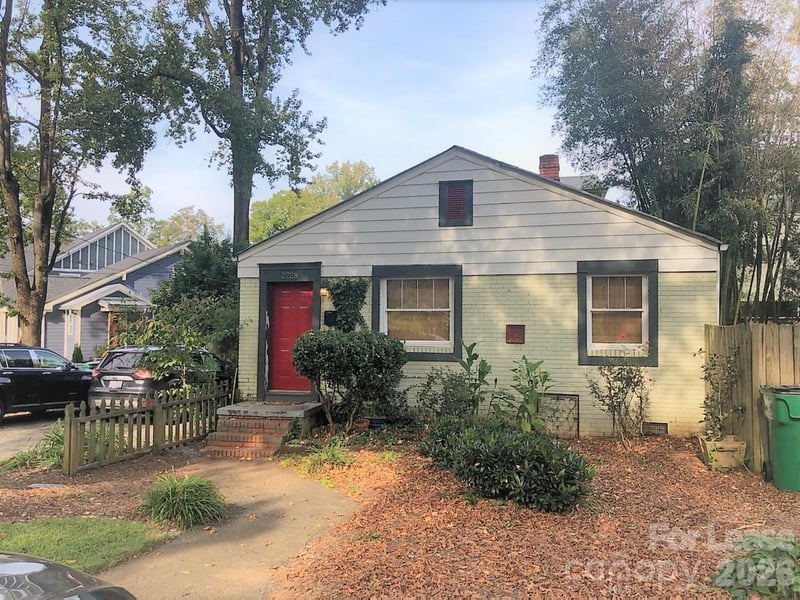 2728 Holt Street, Charlotte, NC - 2 beds, 1 bath, 800 sqft - $1,300