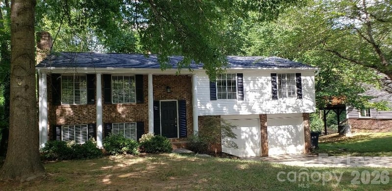 6609 Morganford Road, Charlotte, NC - 4 beds, 3 baths, 2,014 sqft - $2,500