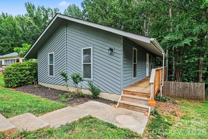 8163 Walnut Creek Lane, Charlotte, NC - 3 beds, 2 baths, 1,300 sqft - $314,900