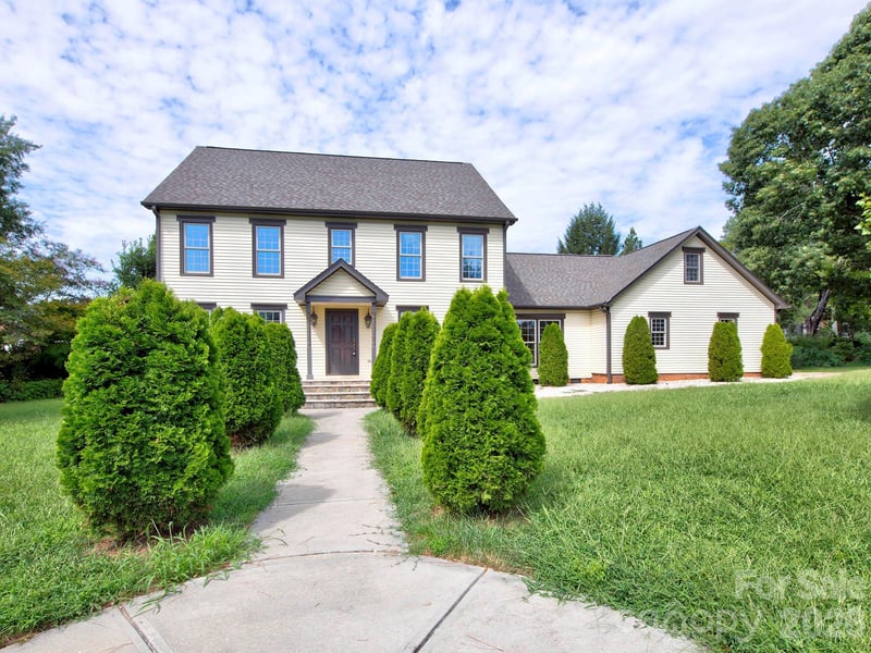 1401 Heatherloch Drive, Gastonia, NC - 5 beds, 3 baths, 4,101 sqft - $549,900