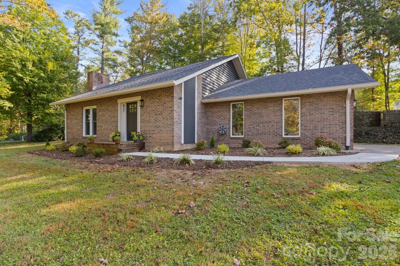 97 Wilkie Way, Fletcher, NC - 3 beds, 2 baths, 1,530 sqft - $439,900