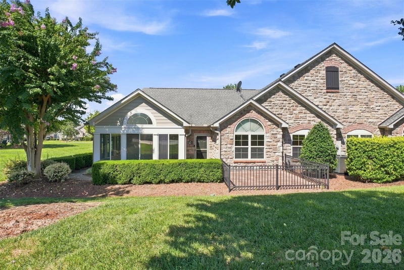 821 Ledgestone Court, Tega Cay, SC - 2 beds, 2 baths, 1,899 sqft - $470,000
