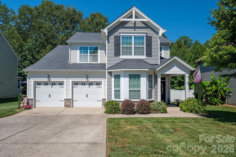 424 Planters Way, Mount Holly, NC - 3 beds, 2.5 baths, 2,175 sqft - $424,900
