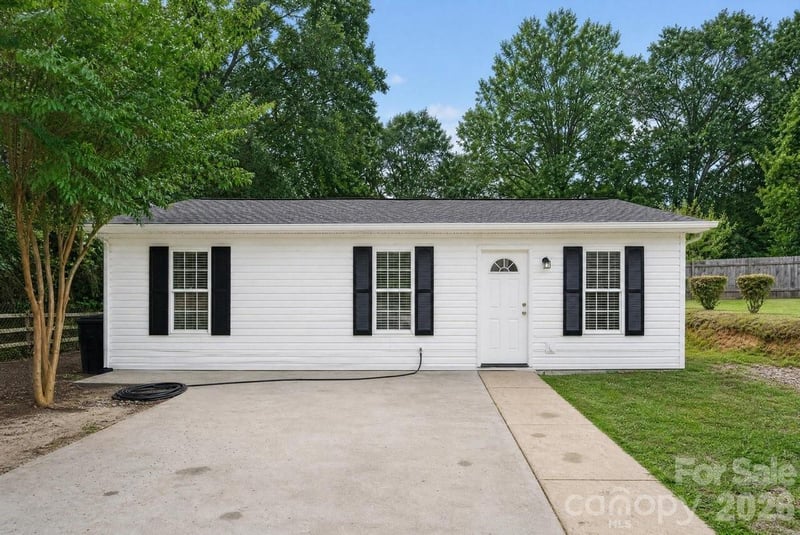 407 S Trenton Street, Gastonia, NC - 3 beds, 1 bath, 900 sqft - $215,000
