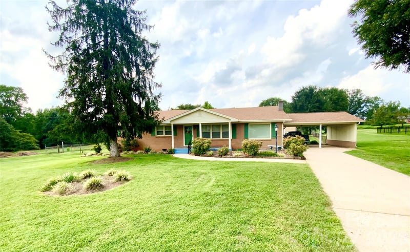1749 Oak Grove Church Road, Ellenboro, NC - 3 beds, 1.5 baths, 1,595 sqft - $275,000